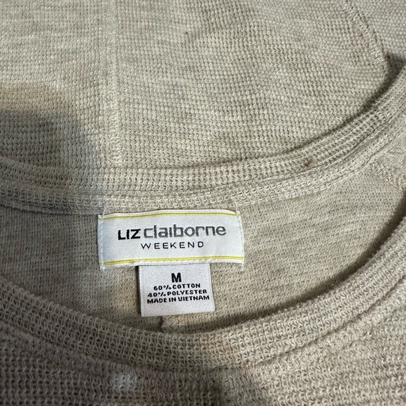 Women’s Liz Claiborne Sweater, Size Medium - Picture 8 of 10
